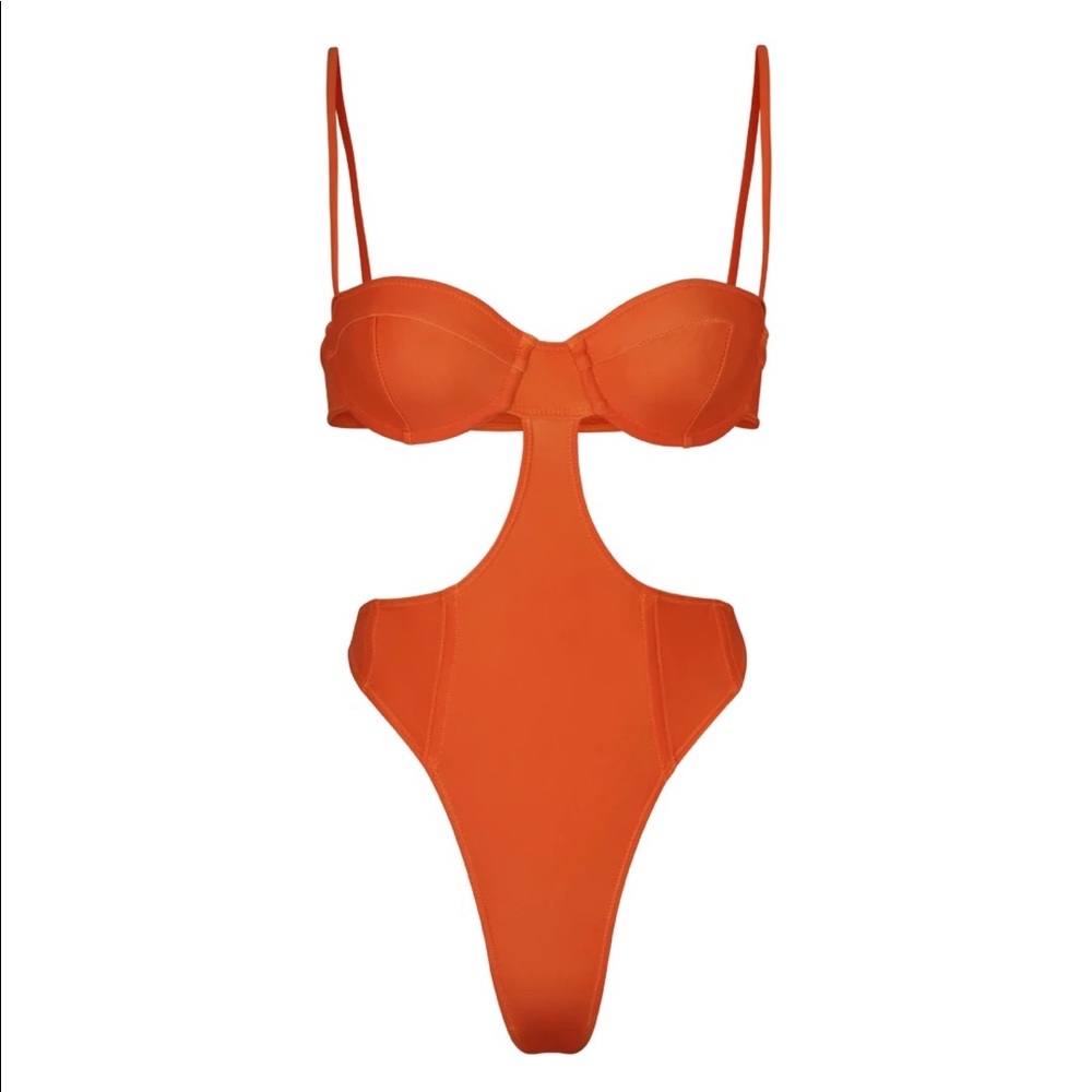 Kylie Jenner Swimsuit